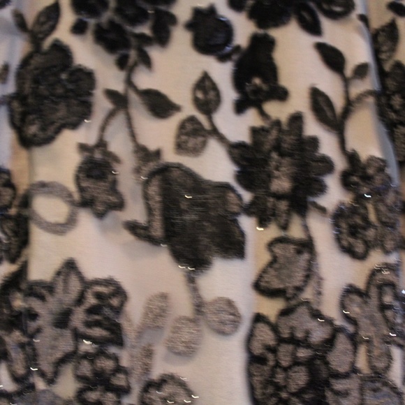STUNNING HOLIDAY / SPECIAL OCCASSION VELVET DRESS - Picture 2 of 3